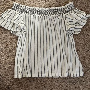 American Eagle off the shoulder shirt. Size small